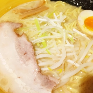 市販品をアレンジ！とんこつ塩ラーメン